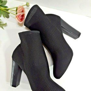 ALDO BLACK ANKLE LEATHER BOOTS Sz9 HEELS WOMENS